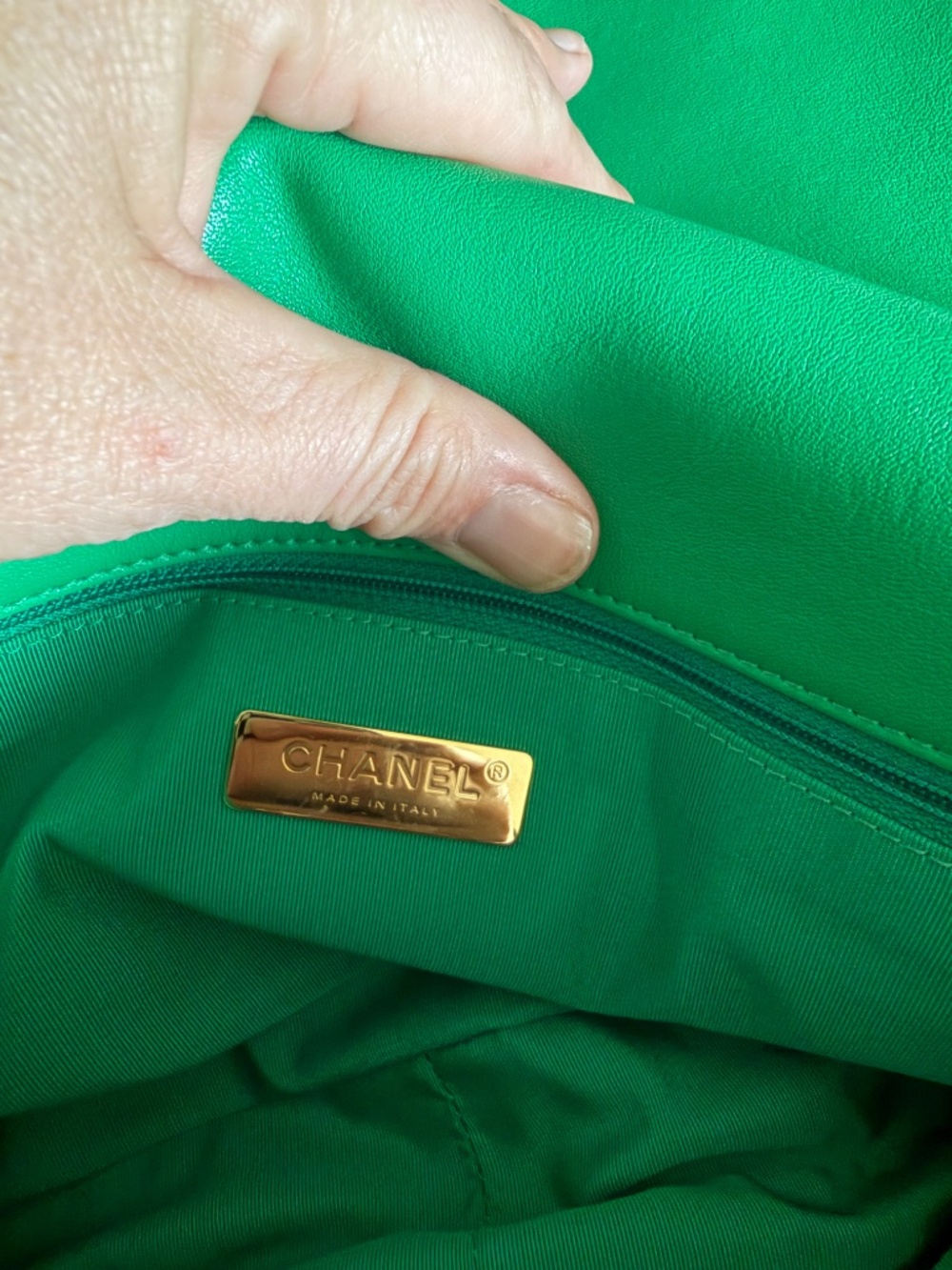 Chanel 19 Green Handbag size Large - Picture 9 of 13